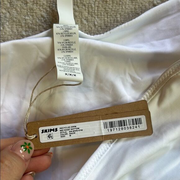 SKIMS Classic Cream Bikini Bottom - Picture 2 of 3